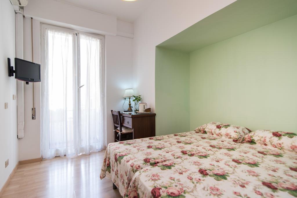 روما Le Rose B&B الغرفة الصورة