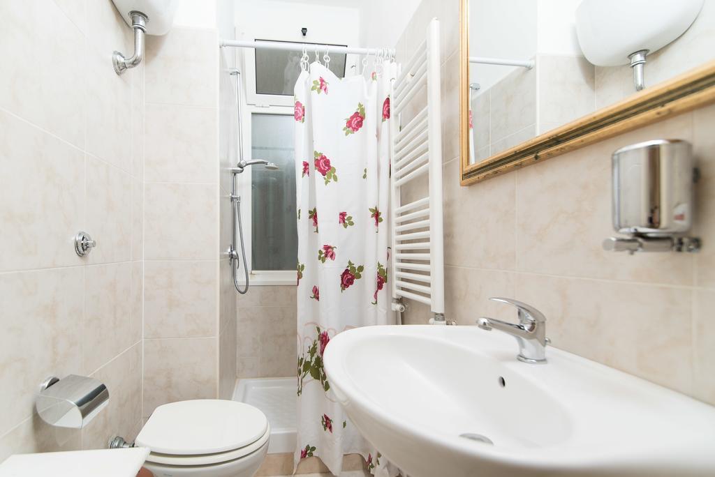 روما Le Rose B&B الغرفة الصورة